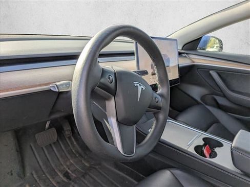 Used 2023 Tesla Model 3 Standard Range image 10