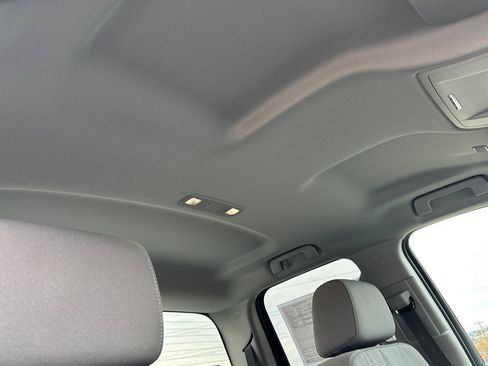 Used 2018 Chevrolet Silverado 1500 Custom w/ Custom Convenience Package image 19