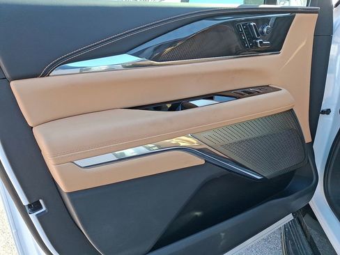 New 2025 Cadillac Escalade IQ Sport 2 w/ LPO, ONYX Package AWD/4WD image 9