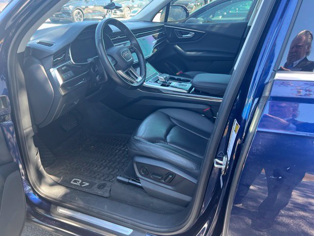 Used 2022 Audi Q7 2.0T Premium w/ Convenience Package AWD/4WD image 9