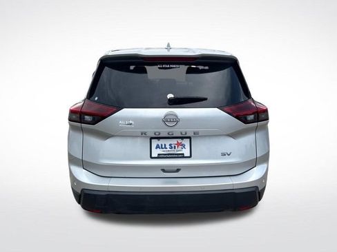 Used 2024 Nissan Rogue SV FWD image 9