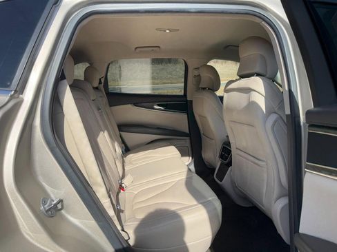 Used 2017 Lincoln MKX Select w/ Lincoln MKX Climate Package image 10