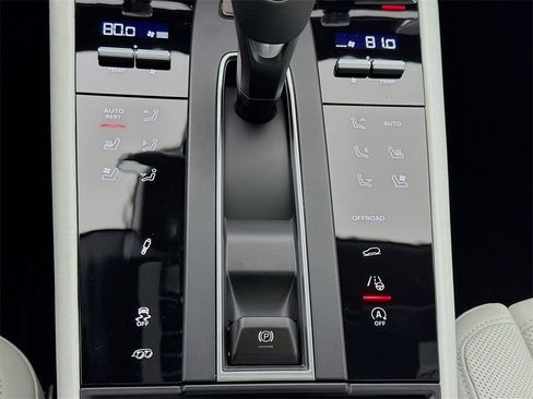 New 2026 Porsche Macan Turbo image 23