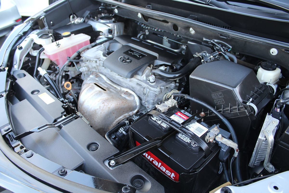 Used 2018 Toyota RAV4 LE FWD image 32