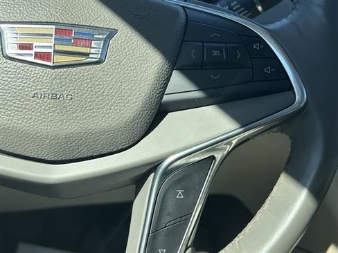 Used 2017 Cadillac XT5 Luxury w/ Driver Awareness Package image 11