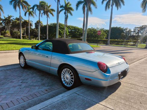 Used 2004 Ford Thunderbird image 28