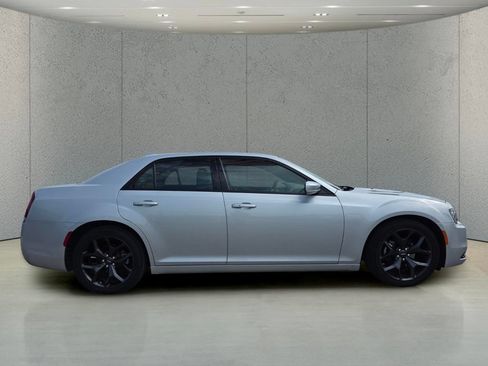 Used 2023 Chrysler 300 S RWD image 2