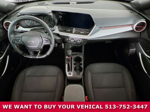 Used 2024 Chevrolet Trax RS w/ Sunroof Package image 17