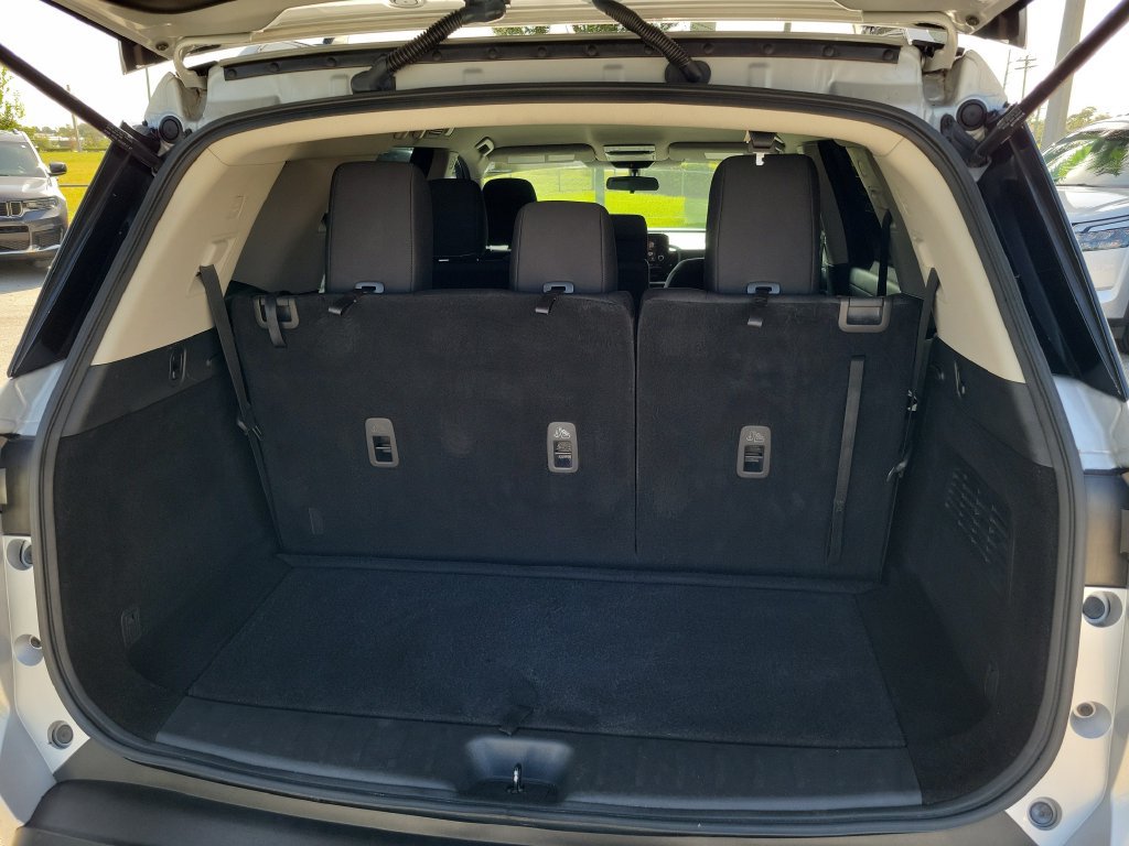 Certified 2023 Nissan Pathfinder SV FWD image 11