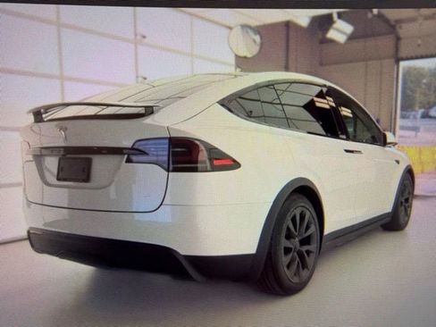Used 2023 Tesla Model X AWD/4WD image 4