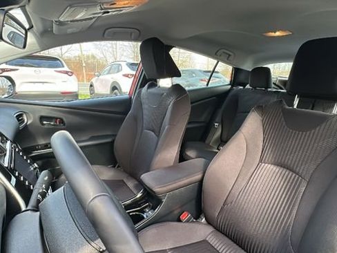 Used 2022 Toyota Prius Prime LE image 18