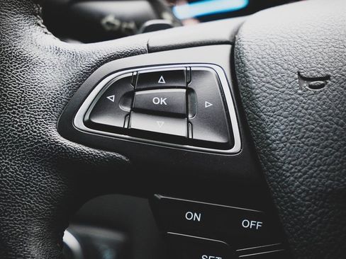 Used 2017 Ford Escape Titanium image 14