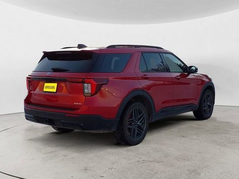 Used 2025 Ford Explorer ST-Line w/ Premium Package image 5