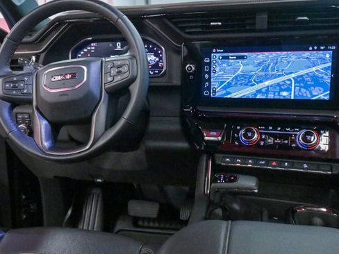 Used 2025 GMC Sierra 1500 AT4 w/ Technology Package AWD/4WD image 28