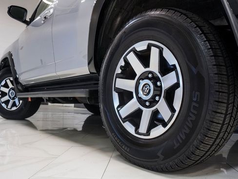 Used 2022 Toyota 4Runner TRD Off-Road image 10