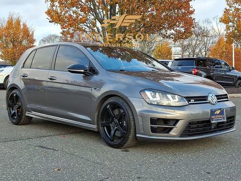 Used 2017 Volkswagen Golf R 4-Door image 1
