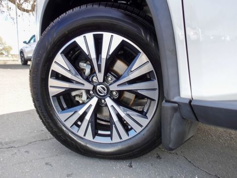 Used 2021 Nissan Rogue SV image 10