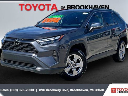 Used 2025 Toyota RAV4 XLE AWD/4WD image 10
