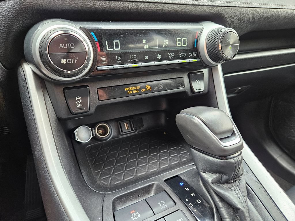 Used 2022 Toyota RAV4 XLE Premium FWD image 27