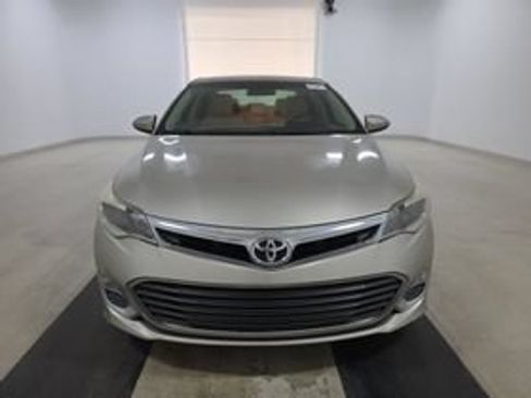 Used 2015 Toyota Avalon XLE FWD image 2