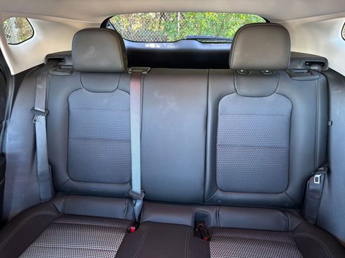 Used 2025 Chevrolet Trax LT w/ LT Convenience Package image 38