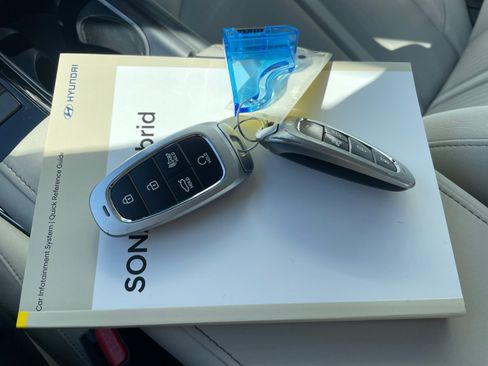 Used 2023 Hyundai Sonata SEL w/ Cargo Package image 4