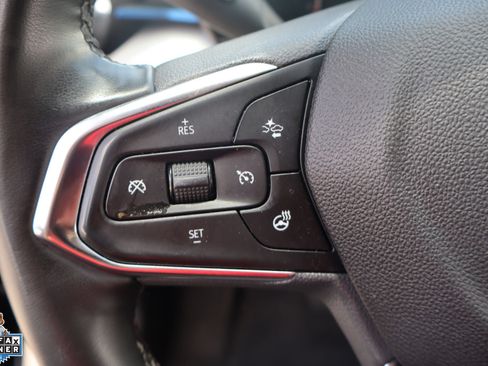 Used 2025 Chevrolet Trax LT w/ LT Convenience Package FWD image 16