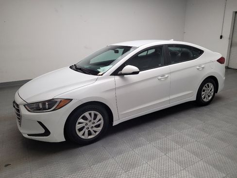 Used 2017 Hyundai Elantra SE image 2