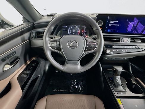 Used 2023 Lexus ES 350 w/ Premium Package FWD image 4