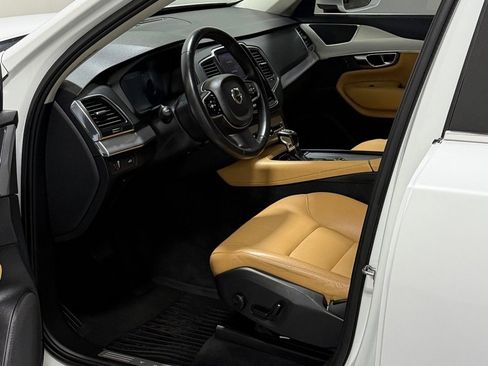 Used 2016 Volvo XC90 T6 Momentum image 8