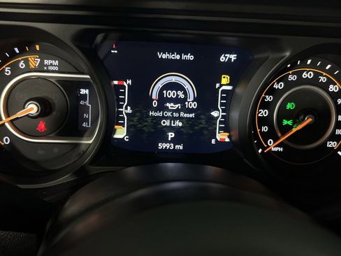 Certified 2024 Jeep Gladiator Sport image 18