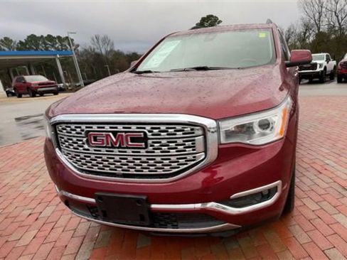 Used 2018 GMC Acadia Denali w/ Technology Package image 4