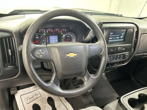 Used 2018 Chevrolet Silverado 1500 W/T w/ WT Convenience Package AWD/4WD image 4