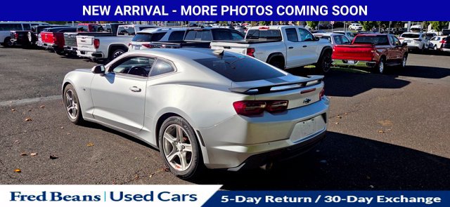 Used 2019 Chevrolet Camaro LT RWD image 7