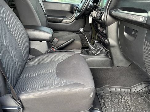 Used 2016 Jeep Wrangler Unlimited Sport AWD/4WD image 29