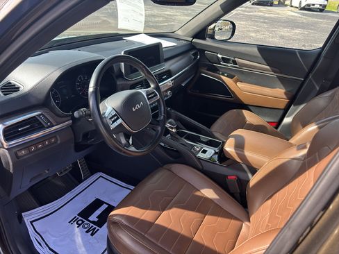 Used 2022 Kia Telluride SX w/ SX Prestige Package image 9