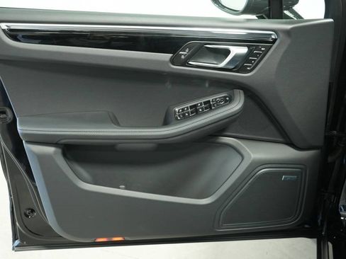 New 2025 Porsche Macan image 25