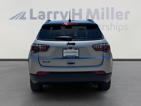 Used 2022 Jeep Compass Latitude AWD/4WD image 4