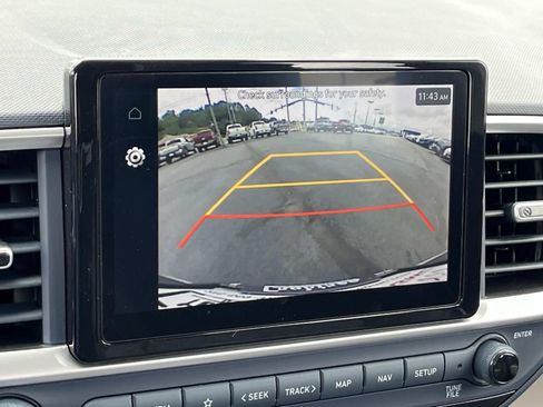Used 2023 Hyundai Venue Limited FWD image 35