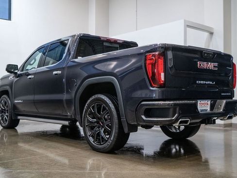 Used 2022 GMC Sierra 1500 Denali w/ Denali Reserve Package AWD/4WD image 8