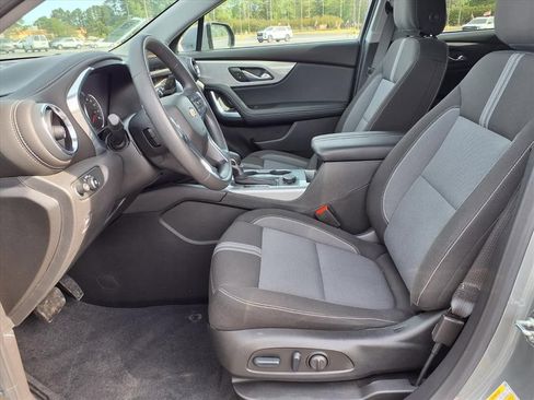 Used 2024 Chevrolet Blazer LT w/ Convenience Package FWD image 3