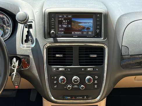 Used 2015 Dodge Grand Caravan SE w/ Quick Order Package 29E SE FWD image 10