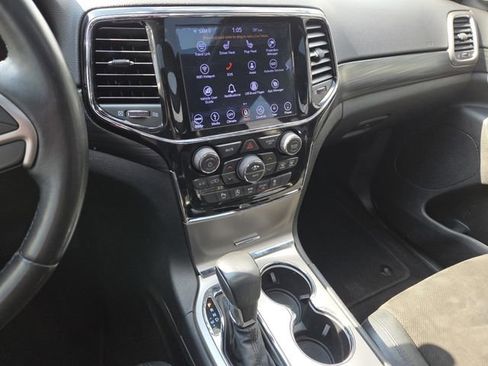 Used 2019 Jeep Grand Cherokee Altitude image 37