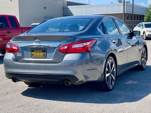 Used 2016 Nissan Altima 2.5 SR w/ LED Appearance Package FWD image 4