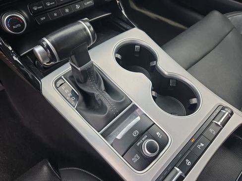 Used 2019 Kia Stinger GT1 image 32