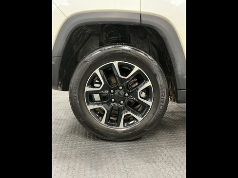 Used 2019 Jeep Compass Trailhawk w/ Cold Weather Group AWD/4WD image 37
