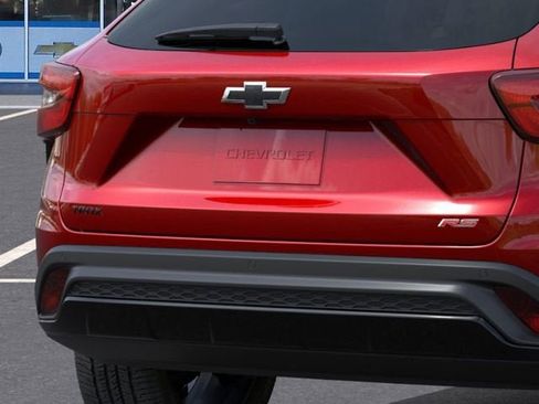 New 2026 Chevrolet Trax RS w/ Sunroof Package FWD image 14