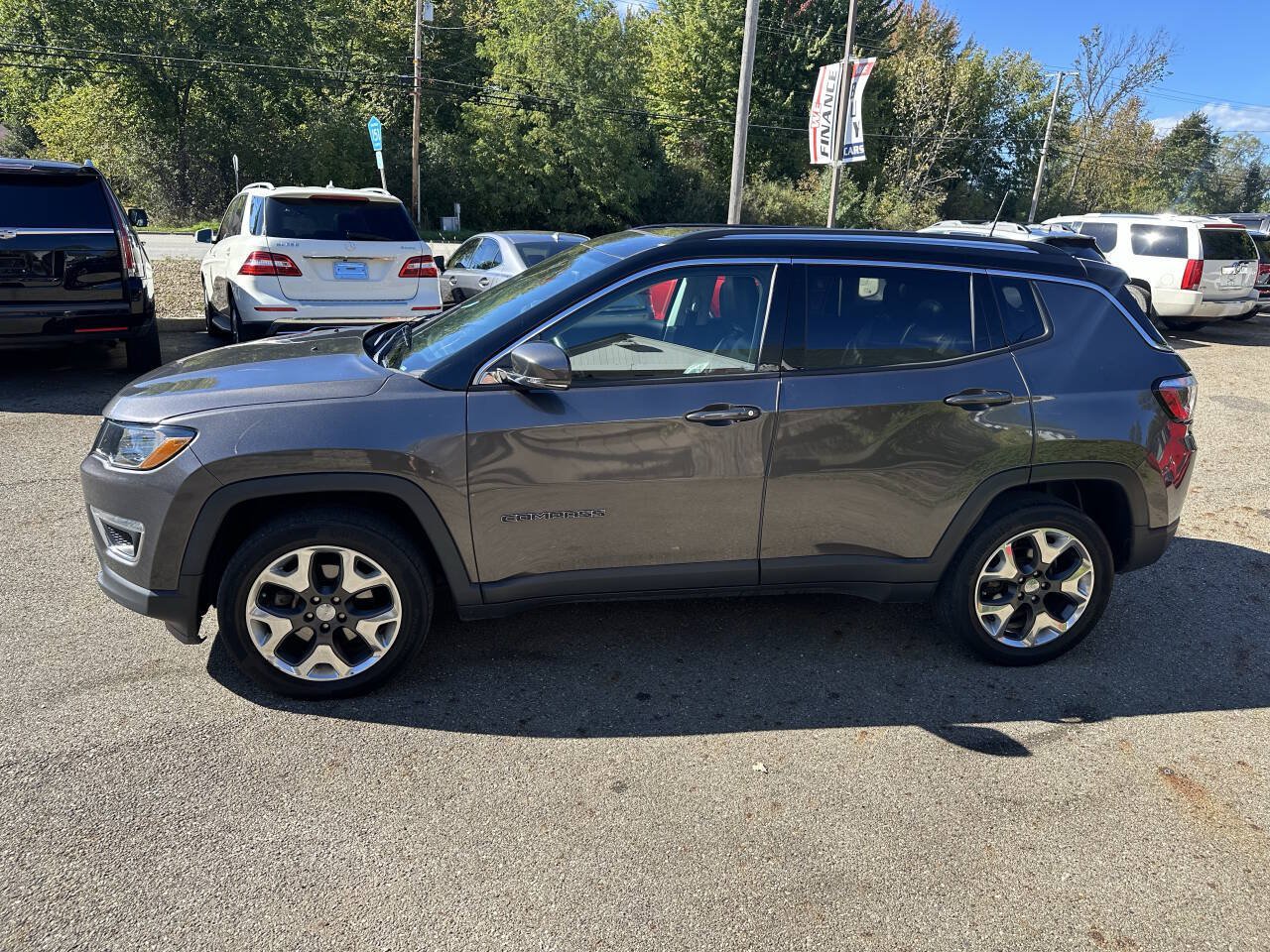 Used 2018 Jeep Compass Limited w/ Safe & Security Group AWD/4WD image 3