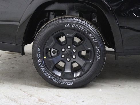 New 2026 RAM 1500 4x4 Crew Cab image 38