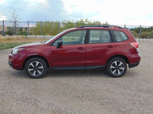 Used 2017 Subaru Forester 2.5i w/ Alloy Wheel Package AWD/4WD image 7